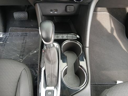 Used 2025 Buick Encore GX Preferred AWD/4WD image 15