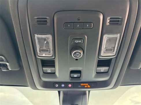 Used 2021 Chevrolet Suburban RST image 24