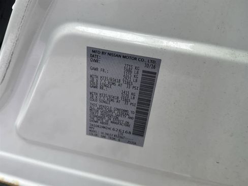 Used 2017 Nissan Pathfinder SV image 32