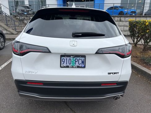 Used 2025 Honda HR-V Sport image 5