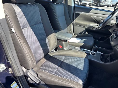 Used 2016 Mitsubishi Outlander ES image 16