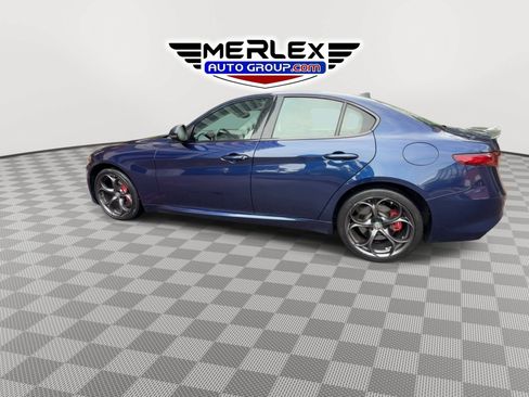 Used 2018 Alfa Romeo Giulia Ti Sport w/ Quick Order Package 22S Sport AWD/4WD image 5