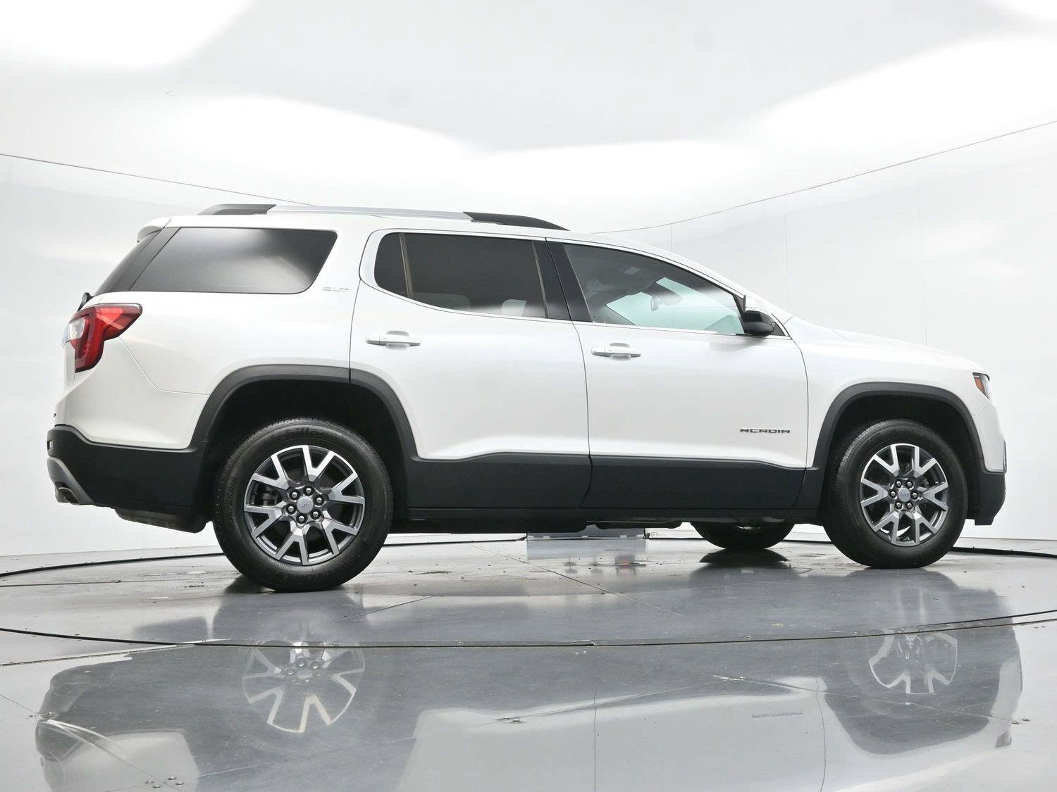 Used 2023 GMC Acadia SLT w/ LPO, Floor Liner Package AWD/4WD image 49