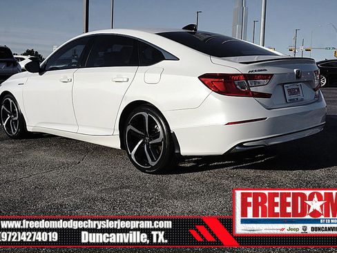Used 2022 Honda Accord Sport image 3