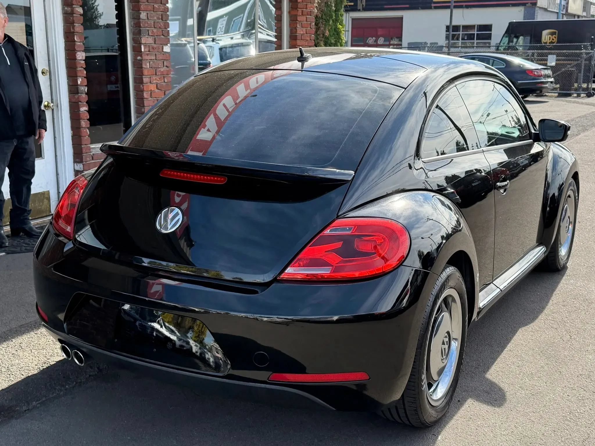 Used 2012 Volkswagen Beetle 2.5 FWD image 3