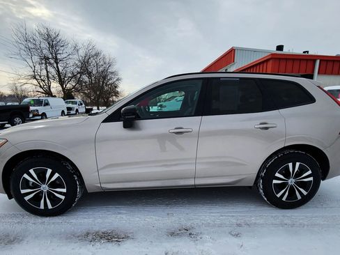 Used 2025 Volvo XC60 B5 Core image 12