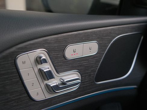 Used 2025 Mercedes-Benz GLE 450e 4MATIC image 53