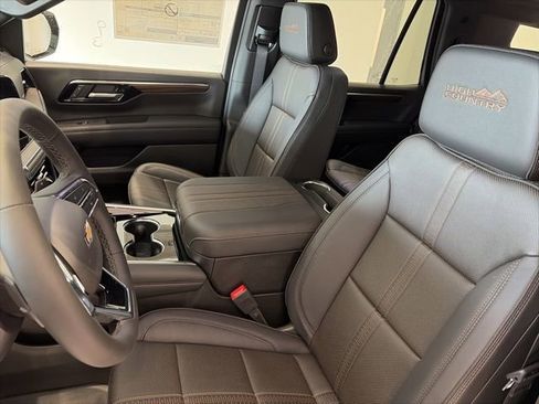 New 2026 Chevrolet Tahoe High Country w/ Sun And Tow Package AWD/4WD image 13