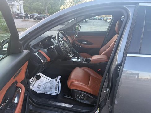 Used 2019 Jaguar E-PACE S image 8
