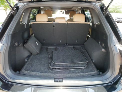 Certified 2023 Volkswagen Tiguan SE w/ Panoramic Sunroof Package AWD/4WD image 18