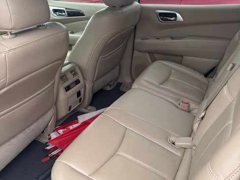 Used 2015 Nissan Pathfinder SL w/ SL Tech Package image 10