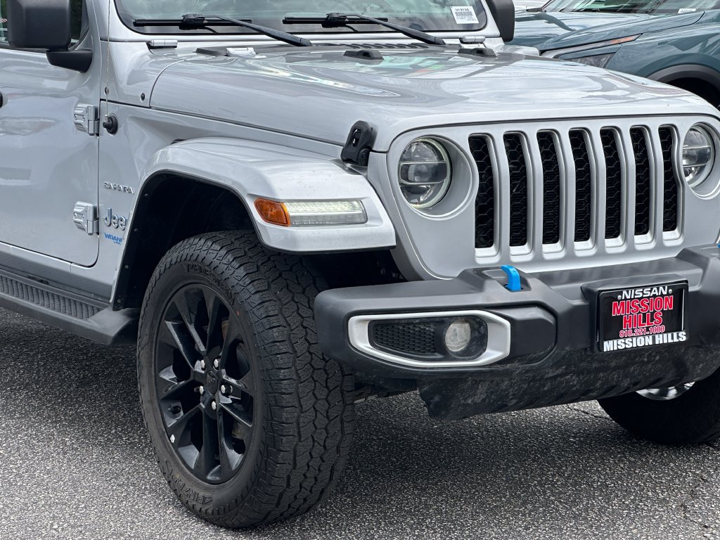 Used 2022 Jeep Wrangler Unlimited Sahara w/ Cold Weather Group AWD/4WD image 11