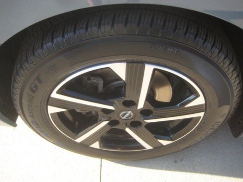Used 2024 Nissan Sentra SV w/ All-Weather Package FWD image 10