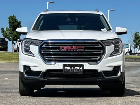 Used 2022 GMC Terrain SLT w/ Infotainment Package II AWD/4WD image 9