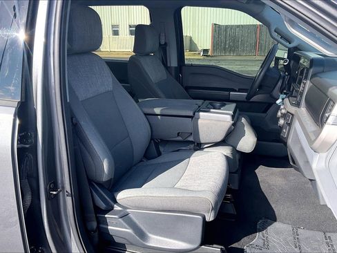 Used 2025 Ford F250 XLT w/ FX4 Off-Road Package image 8