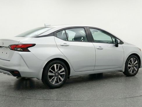 Used 2025 Nissan Versa SV image 9