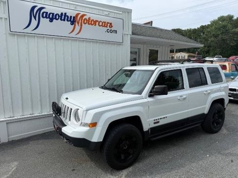 Used 2016 Jeep Patriot 75th Anniversary w/ Power Value Group AWD/4WD image 14