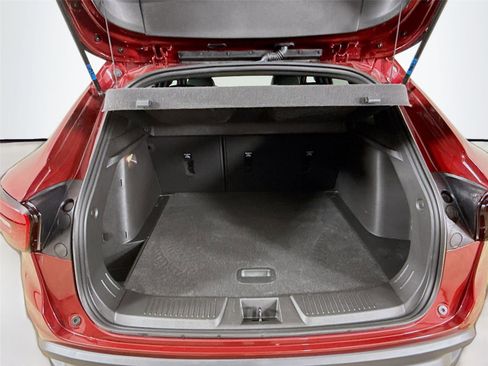 Used 2025 Chevrolet Trax RS w/ Sunroof Package FWD image 26