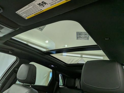 Used 2023 Cadillac XT5 Sportv AWD/4WD image 16