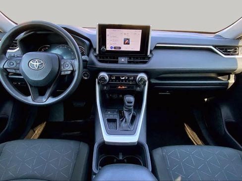 Used 2024 Toyota RAV4 XLE FWD image 15
