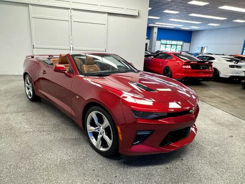 Used 2017 Chevrolet Camaro SS image 4