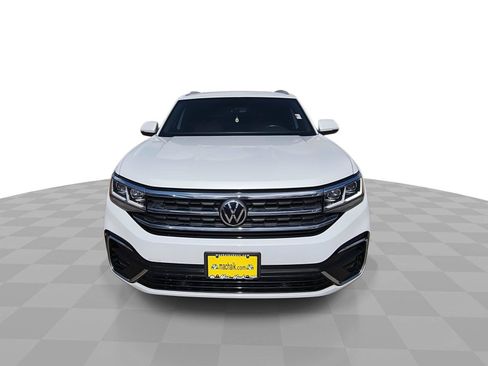 Used 2021 Volkswagen Atlas Cross Sport SE w/ Panoramic Sunroof Package FWD image 3