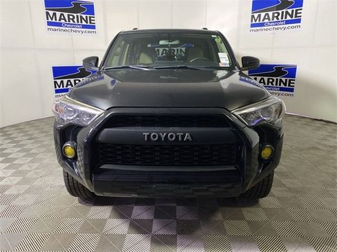 Used 2019 Toyota 4Runner SR5 w/ Phone Cable & Charge Package image 15