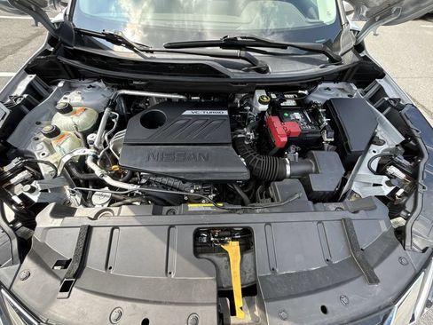 Used 2023 Nissan Rogue SV FWD image 17