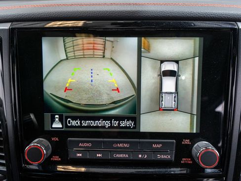 Used 2024 Nissan Titan PRO-4X w/ Pro-4x Convenience Package image 23