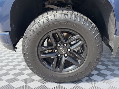 Certified 2019 Chevrolet Silverado 1500 Custom Trail Boss w/ Custom Convenience Package AWD/4WD image 13