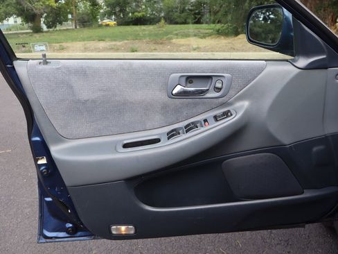 Used 2001 Honda Accord LX image 23