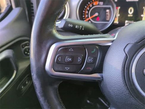 Used 2019 Jeep Wrangler Unlimited Sahara image 23