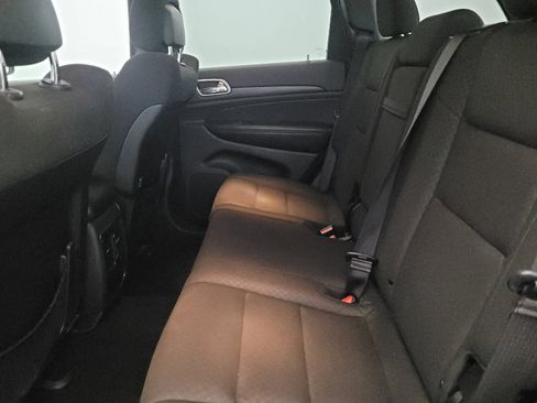 Used 2020 Jeep Grand Cherokee Laredo image 18