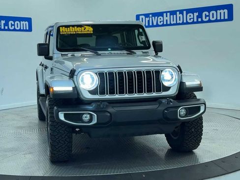 Used 2024 Jeep Wrangler Unlimited Sahara w/ Technology Group AWD/4WD image 2