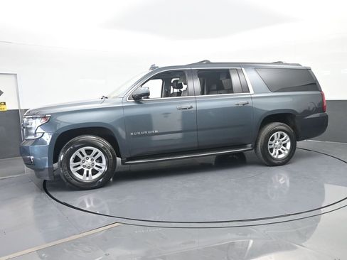 Used 2020 Chevrolet Suburban LT RWD image 2