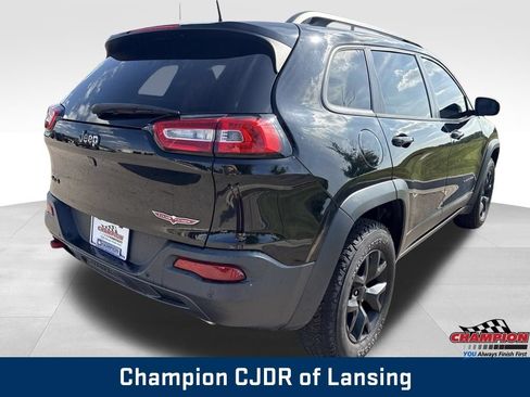 Used 2018 Jeep Cherokee Trailhawk w/ Comfort/Convenience Group AWD/4WD image 8