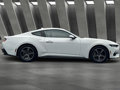 Used 2024 Ford Mustang Coupe image 3