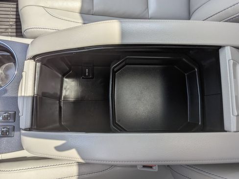 Used 2018 Toyota Highlander XLE AWD/4WD image 30