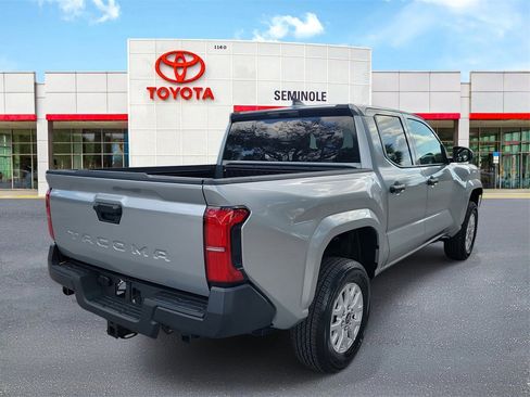 Used 2025 Toyota Tacoma SR image 3