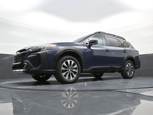 Used 2025 Subaru Outback Limited XT image 23
