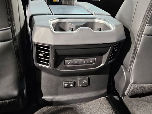 Used 2024 Toyota Tundra Platinum AWD/4WD image 37