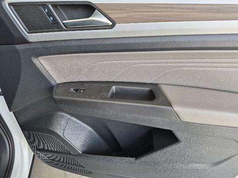 Used 2023 Volkswagen Atlas SEL AWD/4WD image 30