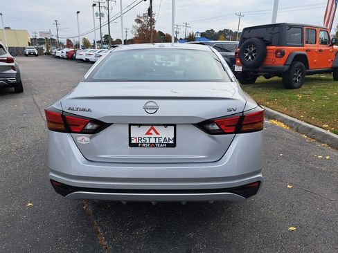 Used 2023 Nissan Altima 2.5 SV image 9