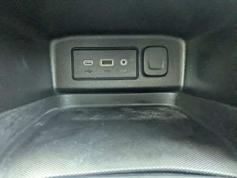 Used 2022 Chevrolet Equinox LS FWD image 24