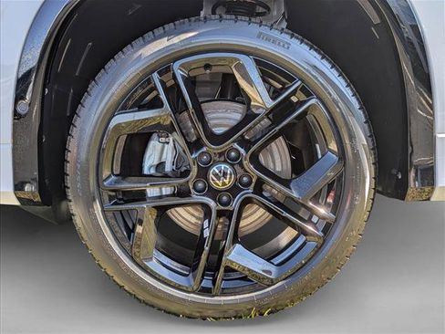 New 2026 Volkswagen Tiguan SE R-Line image 9