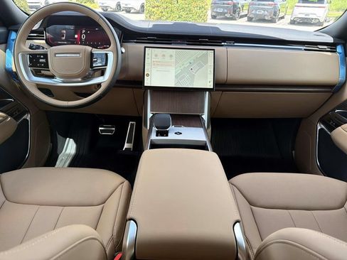 New 2026 Land Rover Range Rover Long Wheelbase SE AWD/4WD image 14