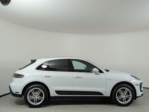 Certified 2023 Porsche Macan AWD/4WD image 8