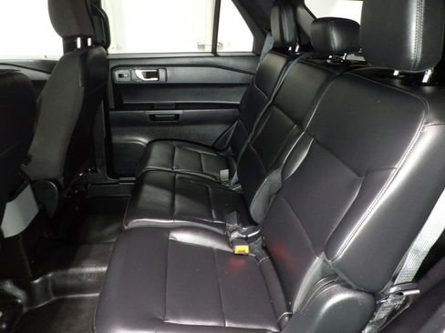 Used 2021 Ford Explorer 4WD Police Interceptor image 12