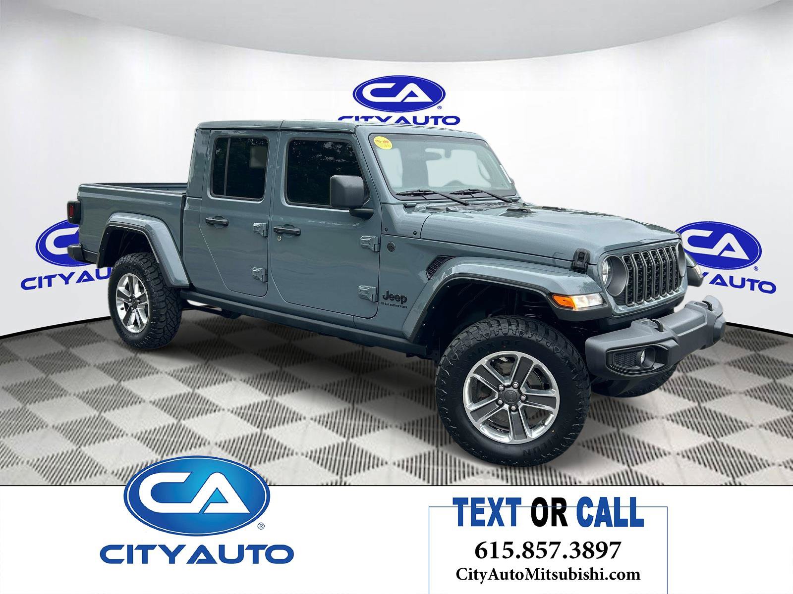 Used 2025 Jeep Gladiator Sport AWD/4WD image 1