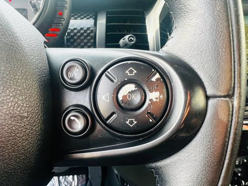 Used 2015 MINI Cooper S w/ Park Assistant Package FWD image 24